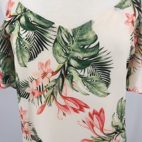 Adrienne Vittadini cold shoulder floral top - Picture 2 of 7